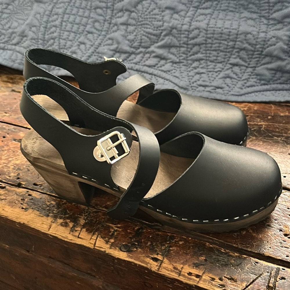 Lotta clogs